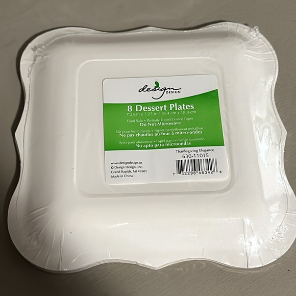 Thanksgiving Elegance Dinner Plates & Napkins - Picture 4 of 10